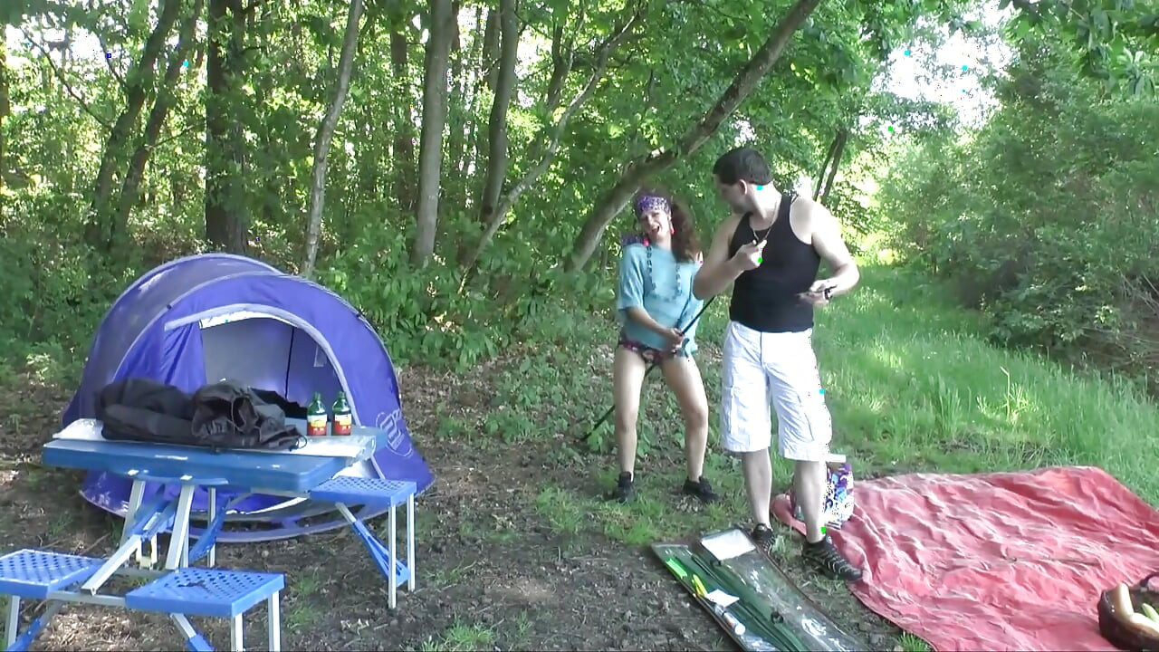 Ormanda ateşli çifte penetrasyon