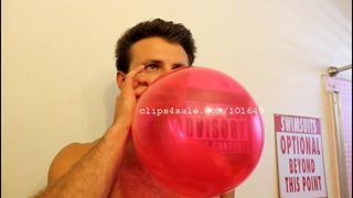 Balloon Fetish - Chris дует воздушными шарами, часть17, видео3