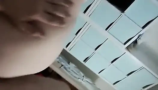 Kocamın En Iyi Arkadaşı Beni Çaresiz Bir Sürtük Gibi Sikiyor