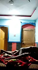 भारतीय प्रेमिका खुशी गड़बड़ द्वारा उसके प्रेमी