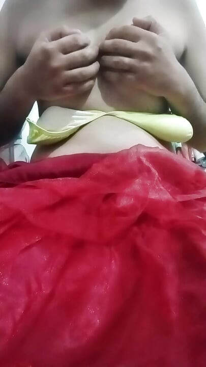 Indiana Gay Crossdresser Gaurisissy real xxx sexo caseiro em Red Lehenga
