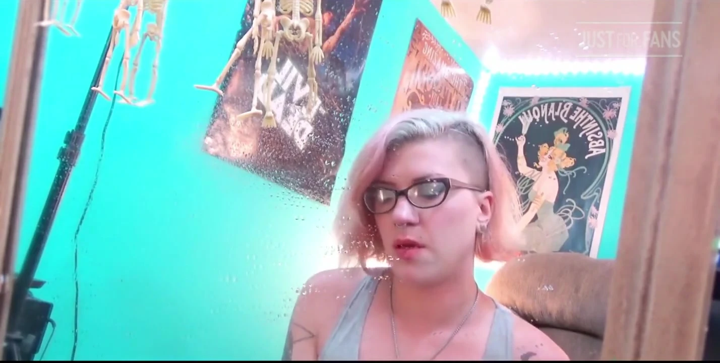 Mirror Sneezing