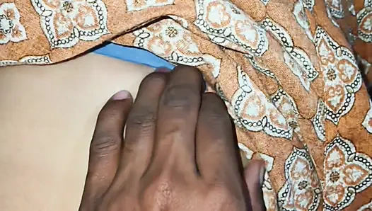 Old buddi aunty ki hot salwars soot me kapra kholi