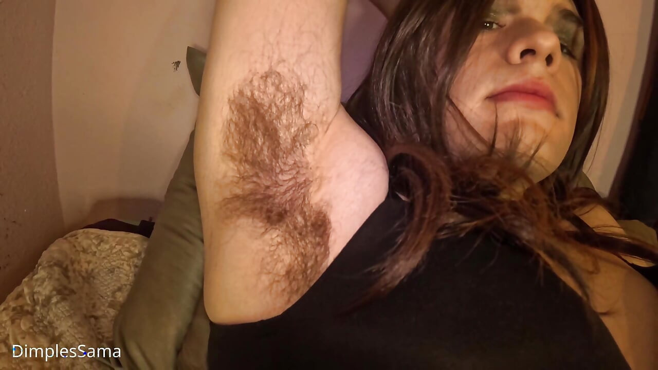 Čichám moje chlupatá podpaží