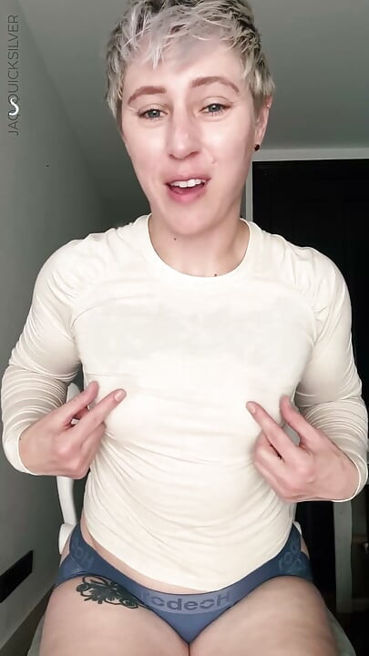 La Nouvelle Tenue Excitée De Jaq! Strip-tease En POV Et Baise Fantastique Avec Un Gode Avec Un Orgasme - Ftm