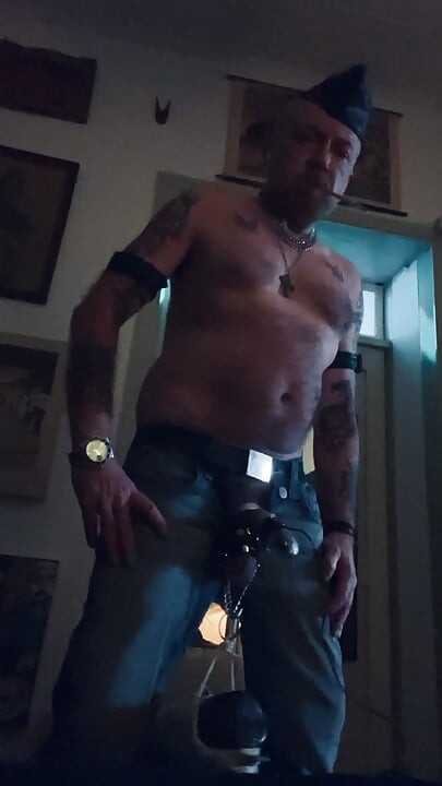 我的鸡巴、玩具和我玩得很开心