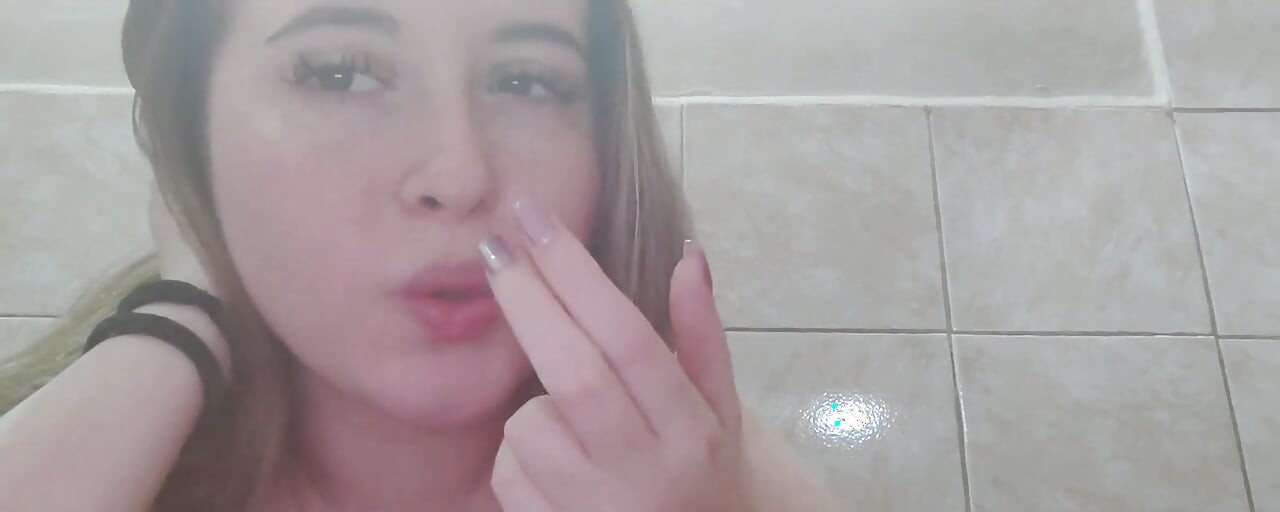 Cheirando minha bunda fedorenta