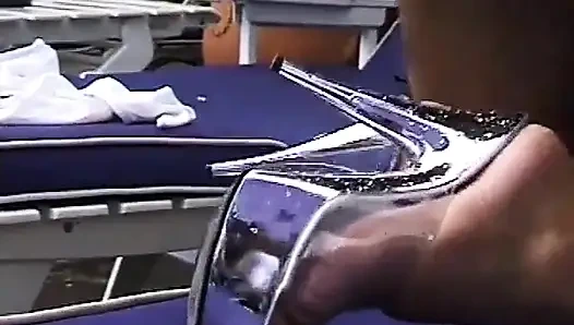 Две сцены, полные неконтролируемого секса итальянского производства