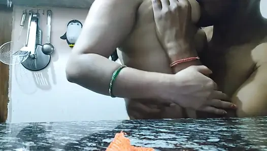 Kitchen me sex ka mood ban gaya HD VIDEO