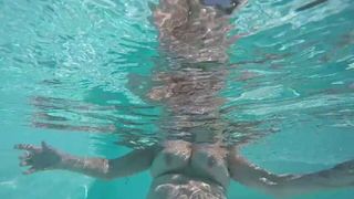 Amateur slut swimming naked