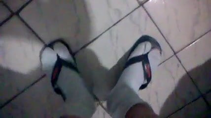 Havaianas e meias