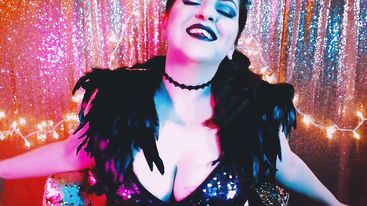 Ze voedt - succubus -transformatie