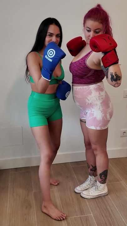 4K Female Boxing Fighter Tits Bouncing Punching Each Other