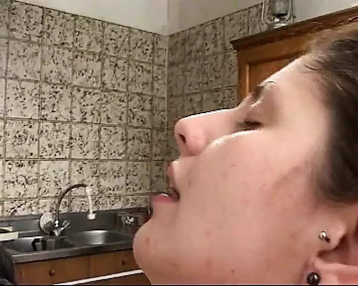 Young Venetian nympho gets her pussy fucked for pleasure