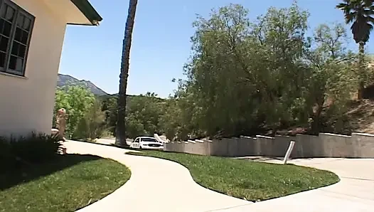 Blonde Babe Gets Her Pussy Eaten and Fingered