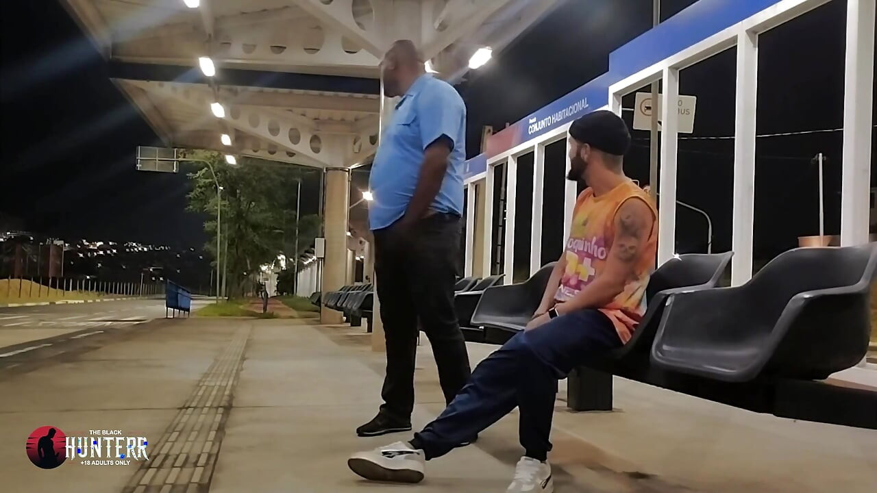 Pegação No Ponto De Ônibus Motorista E Passageiro Vídeo 1
