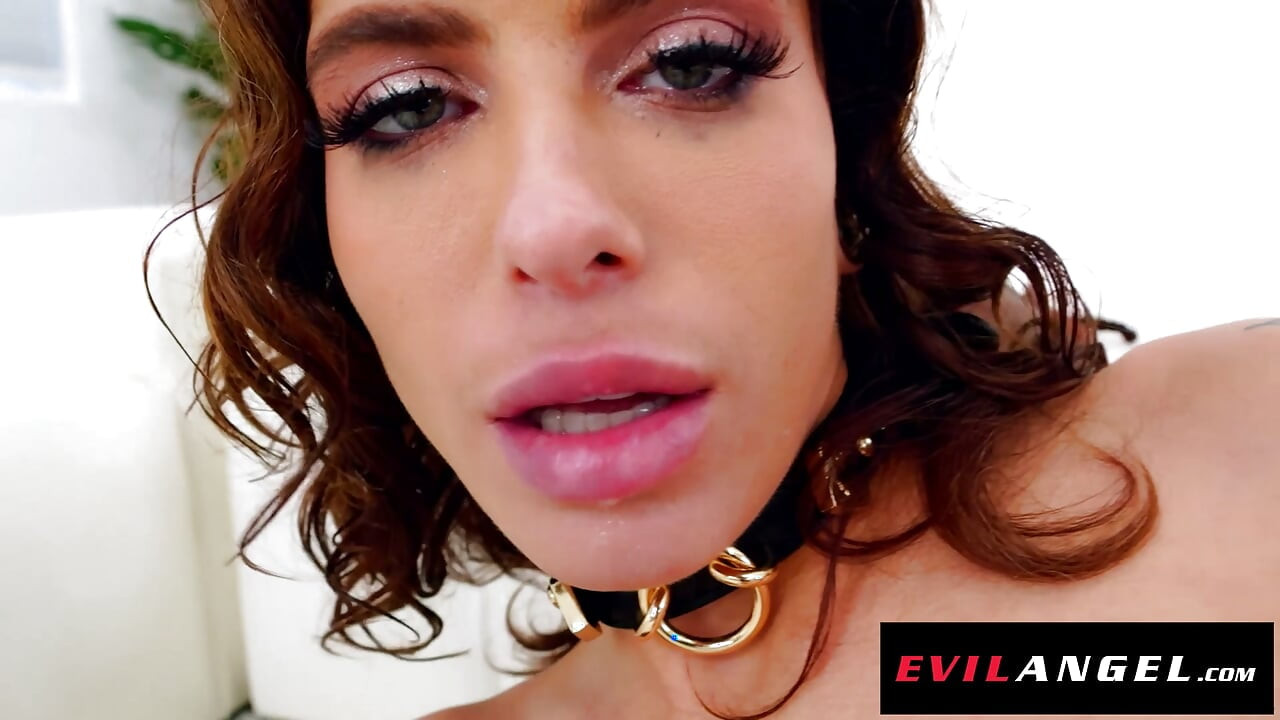 EVIL ANGEL - gili aur jangli ADIRA ALLURE paagal enal pling ke dauraan skvart gash karti hai