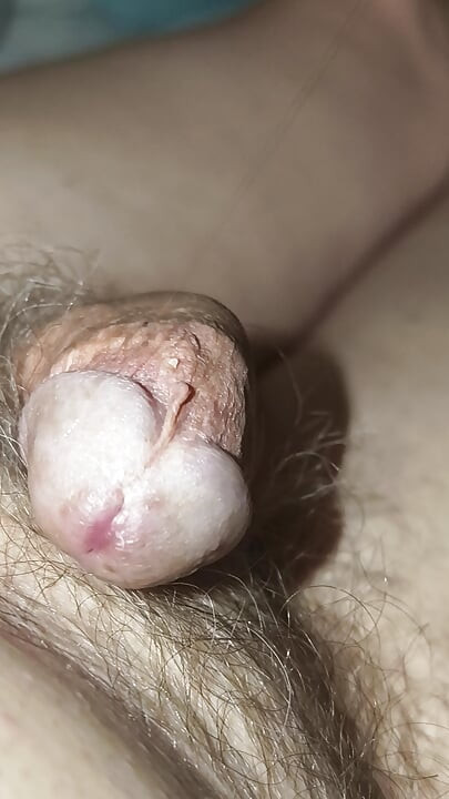 I love my precum. Play and taste.
