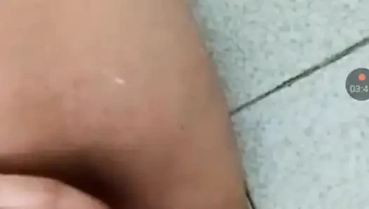 Fingering memek sempitku, sambil ngocok kontolnya