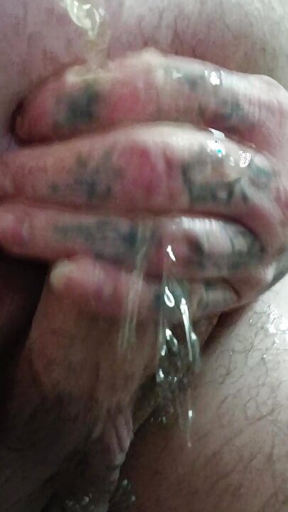 Self-edging with a lot of piss