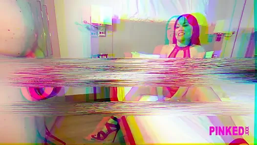 Lucy Pinked'i seviyor