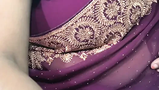 Gadis hot india dengan kain sprei ini lagi muasin pesonanya!