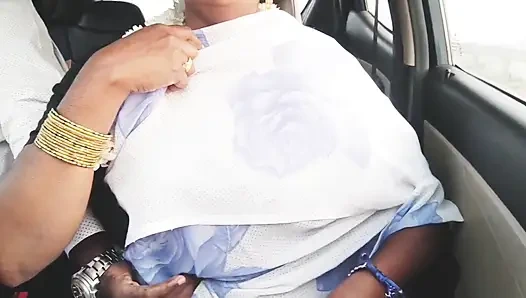 Секс в машине индийской бхабхи. Красивая сари домохозяйка пытается трахаться с пасыном на машине. Телугу грязные разговоры.