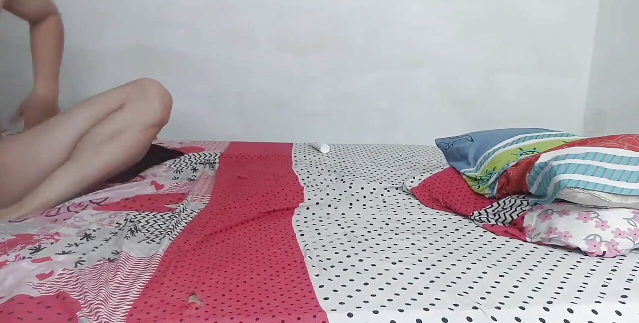 Kurvasta učenica iz mog razreda pristaje otići kod mene kući da se jebe