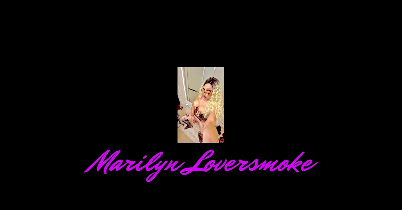 Marilyn smoking and playing once again for your pleasure.