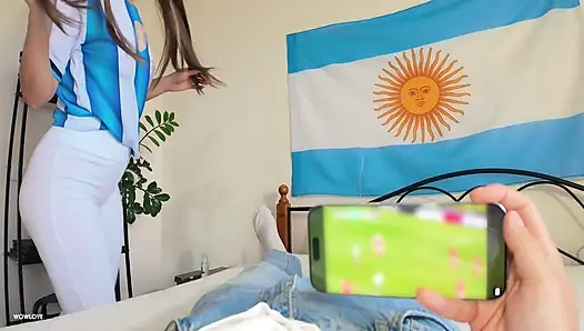 Üvey anne Dünya Kupası'nda üvey oğlunun yuvarlak götüne çabucak boşalmasına yardım ediyor