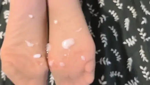 Footjob stoking nilon