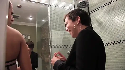 Горячие лесбиянки-шлюшки в отличном действии