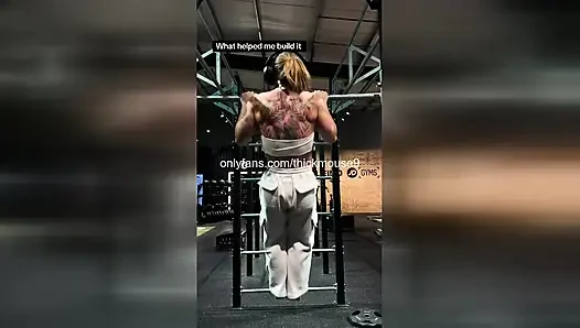 Pantat bahenol gadis perawan 18 tahun dientot habis-habisan sama kontol di gym
