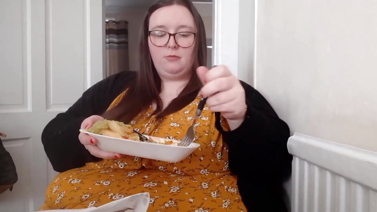 BBW SSBBW stuffing belly fish and chips