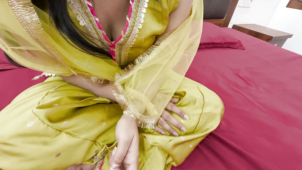 Hostel Se Aayi Choti Behen Ke Sath First Time Sex Kiya