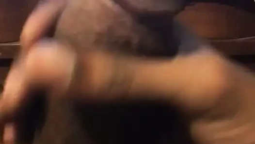 sıkılmış ve yalnız