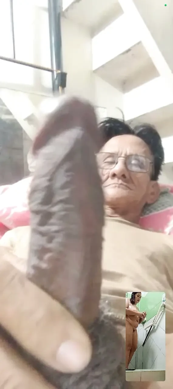 its takes to jercking and fingering her pussy