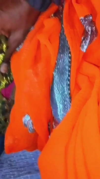 Indian desi village beautiful wife ke rasili chut me husband ne fingaring kar ke chut me lund ghusa diya.hindi xxx… | Clip 2