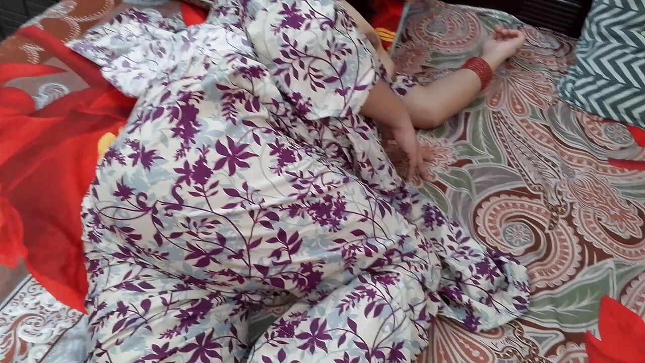 หมู่บ้านแม่เลี้ยงคนสวยเย็ดกับลูกเลี้ยงชายในบ้าน, แม่เลี้ยง desi เย็ดหีแน่นๆ ตูดใหญ่