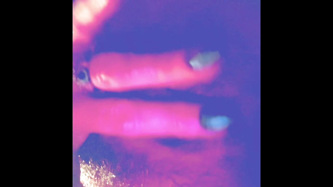 Shelby tidak bisa menahan dirinya malam ini