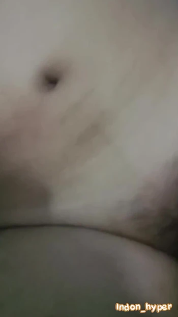 Emotioneel moment van "Ik ejaculeerde op de buik van mijn vrouw, ahhh het plezier van het natte poesje van mijn vrouw"