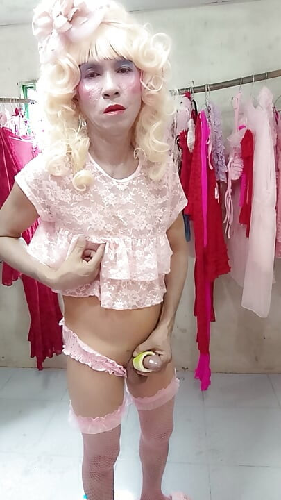 Transgender Le wearing sexy porn selfie cock