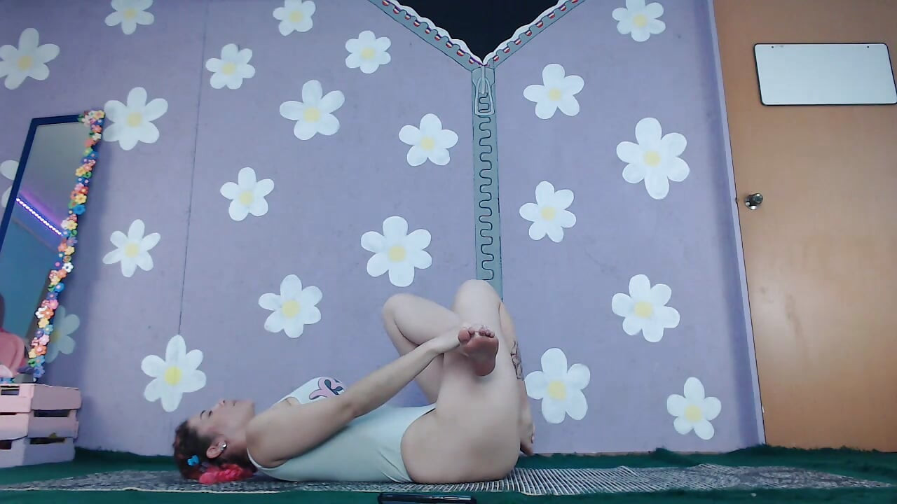 Yoga egzersizi acemi canlı yayın teşhiri