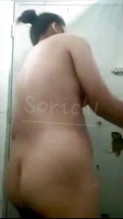 Takeapeekatmycurvywife