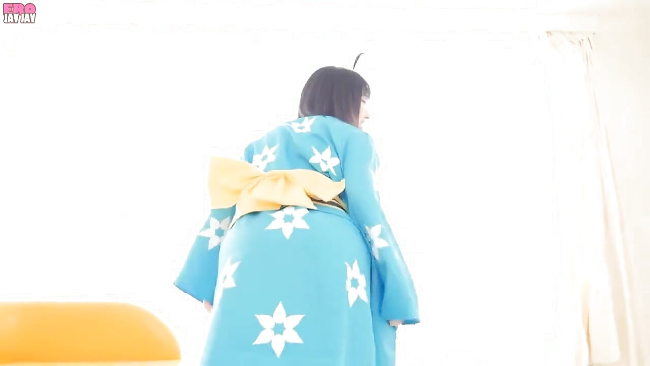 Anime Cosplay Tsukihi Araragi của Nhật Bản -