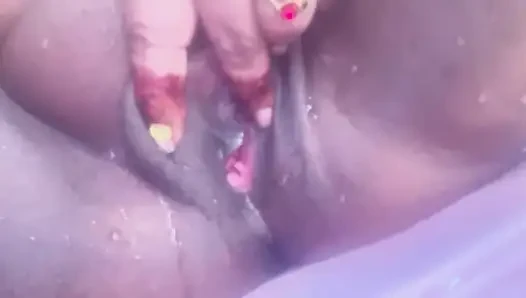 Büyük memeli tombul kız kardeş aldatarak sikişiyor hintli yenge