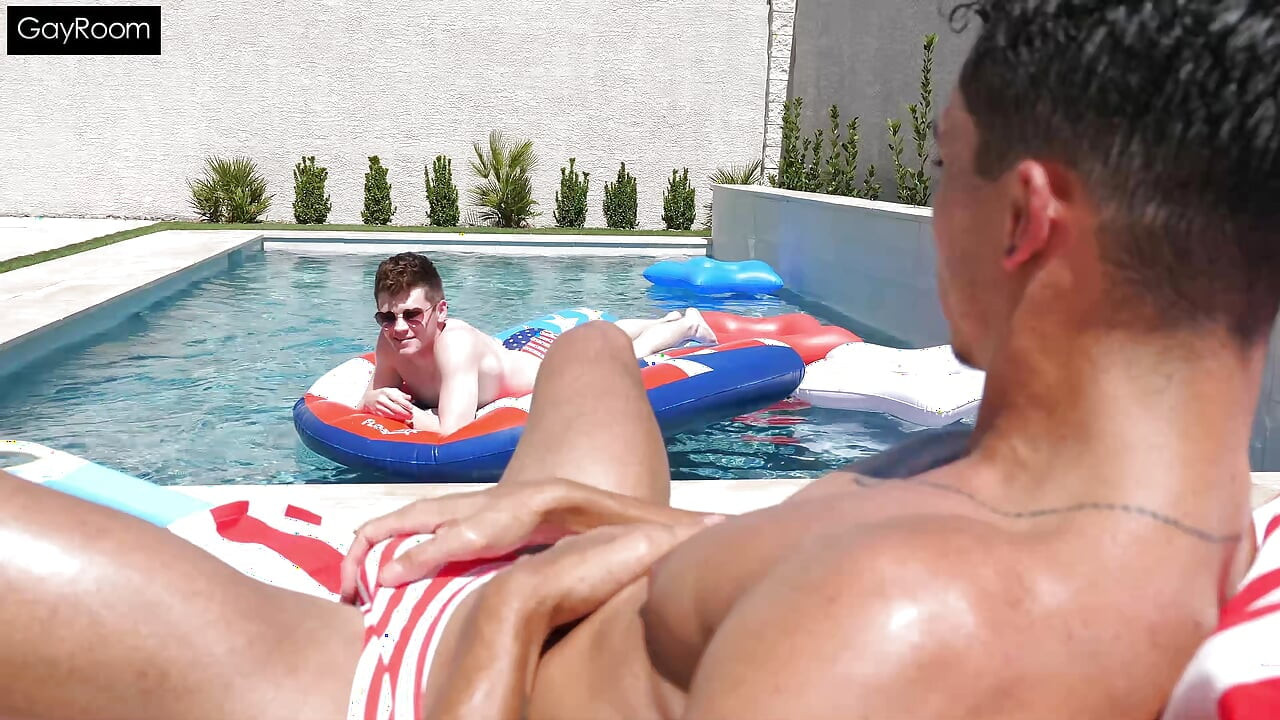 Una fiesta épica en la piscina de principio a fin