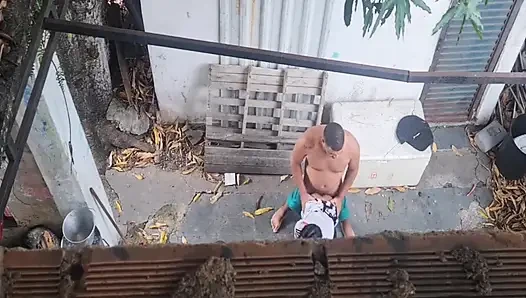 Hizmetçile dışarıda seks