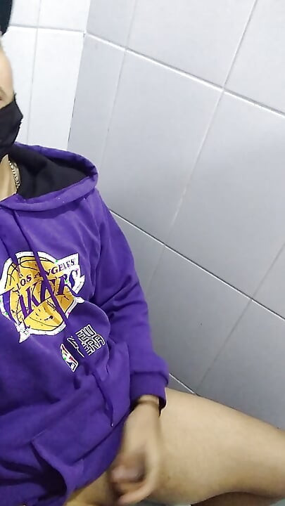 我真的很喜欢想象一位性感的女士在我旁边跳舞