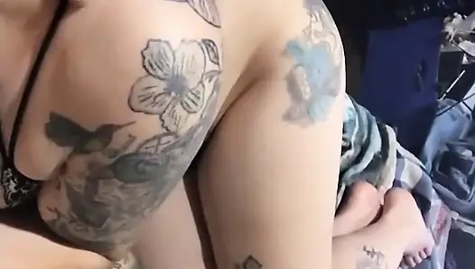 Saten bayan sikin her yerine boşalıyor